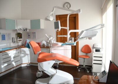 SJM Uses PPC Campaign To Boost Impressions and Engagement for Dental Clinic
